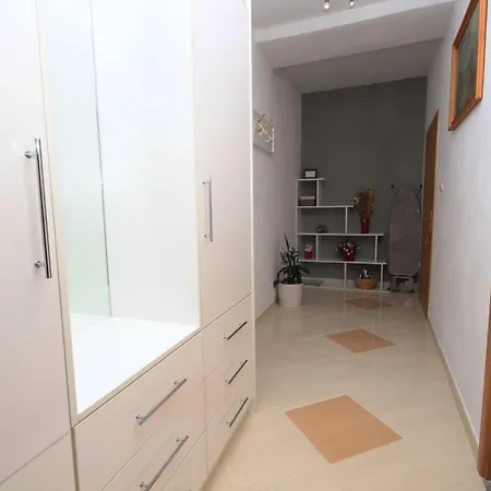 Bruna Apartman Makarska